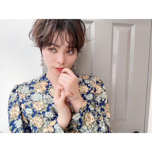 カット＋ヘアケア専門店の艶潤いのトリートメント H001