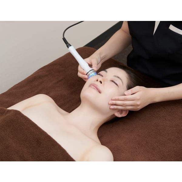 【小顔効果◎】 ハイパーナイフ6でフェイスライン&浮腫みスッキリ★