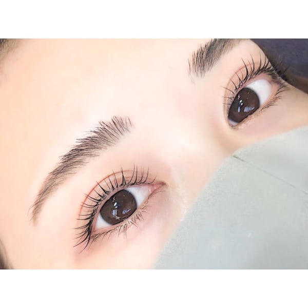 《人気No.1!!》【ラッシュリフト＋眉WAX1回(スタイリング付き)】