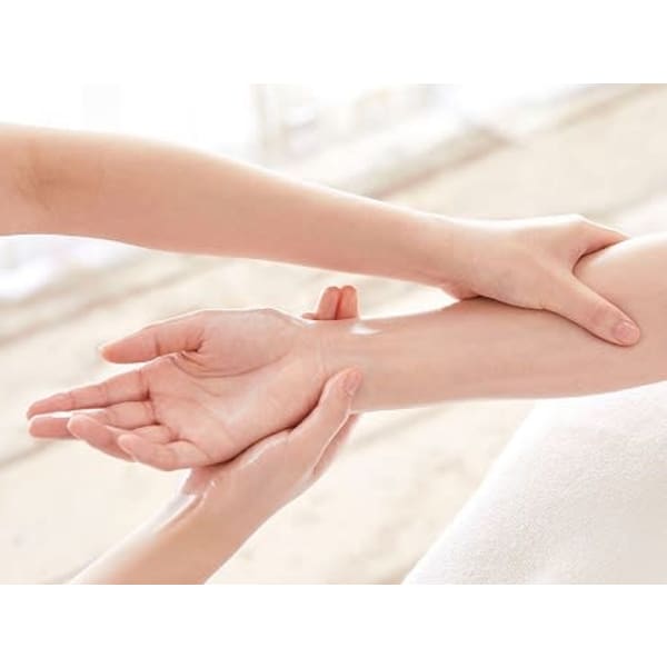 【ハンドマッサージ】　手の疲れ腕のだるさをケア￥3850→1100