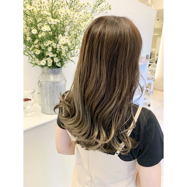 【人気No.2】カラー＋フローディアトリートメント＋神炭酸クイックスパ