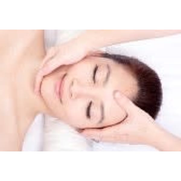 効果の持続を実感！美肌美白小顔エステシェービング！特殊な小顔パック３回付！