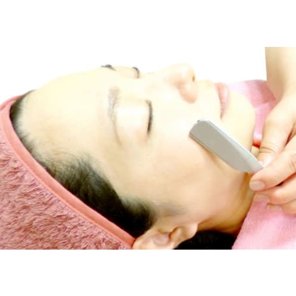 小顔シェービングｏｒ お試しシェービング  (ブライダル前撮り写真も含む）