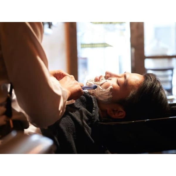 人気No,1★メンズカット＋シェービングフルセット（ヒゲ・眉毛・耳毛）￥5,500【60分】