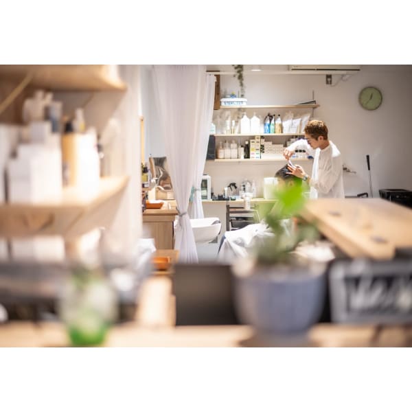 【次回から使える最大3000円分のLINEクーポン付き】カット+カラー+シェービング