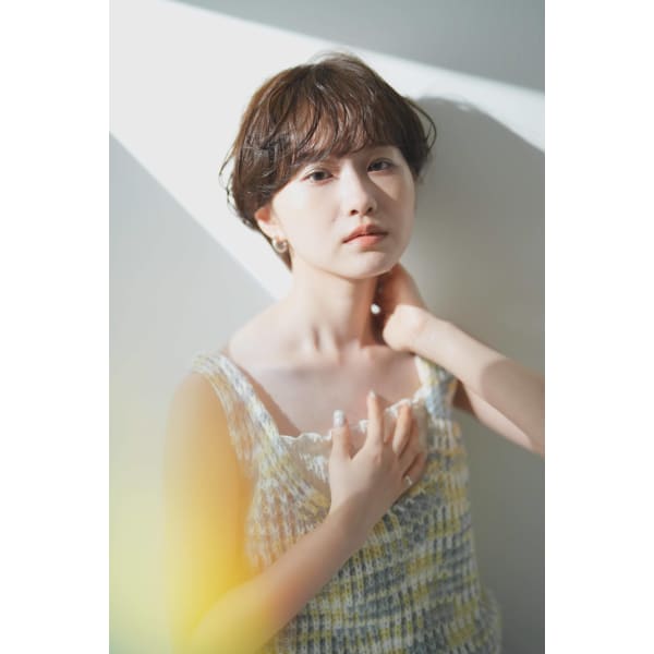 【季節のトレンド】似合わせカット＋ナチュラルカラー＋ケアトリートメント￥7000  