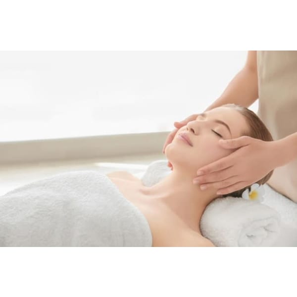 リフトアップ＆美白エステ