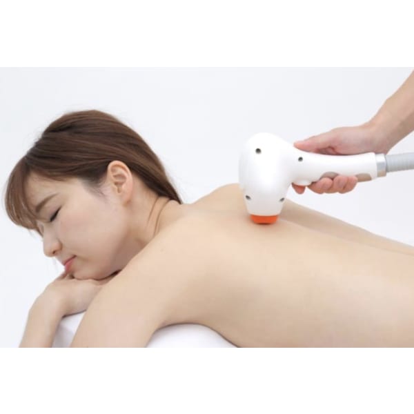 【学割】痛みの少ない高速光脱毛!初めての方も安心!全身脱毛(顔・vio込)2,980円