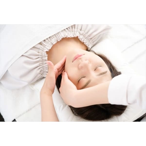 【23周年記念・プレミアム小顔矯正】顔の歪みを首から改善 ¥13,200→¥5,500