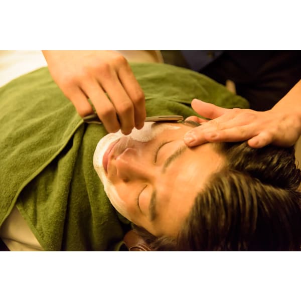 理容学校の教科書作成に携わった理容師が考案したこだわりの「プレミアムシェービング」6600→5280