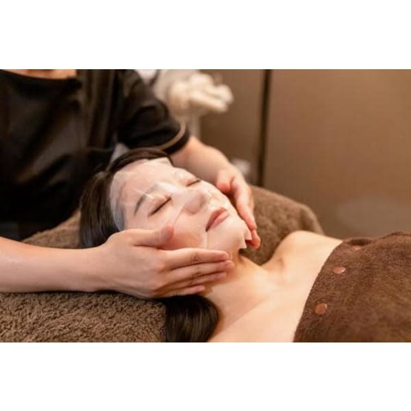 【シミ、しわ、毛穴、くすみ、たるみ最高峰ヒト幹細胞ケア】光フェイシャル★¥19,500¥10,500