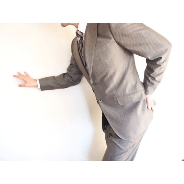 腰痛・ギックリ腰・四十肩・膝痛等　関節痛　施術　（必要部位矯正付）