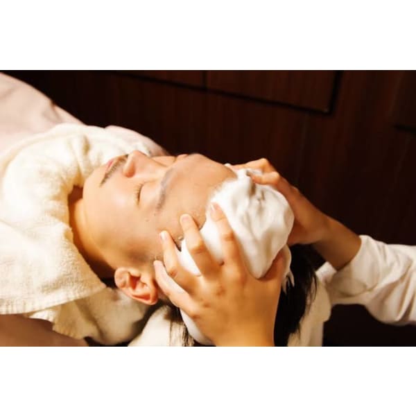 高い炭酸濃度！！カット＋シェービング＋炭酸泡ヘッドスパ