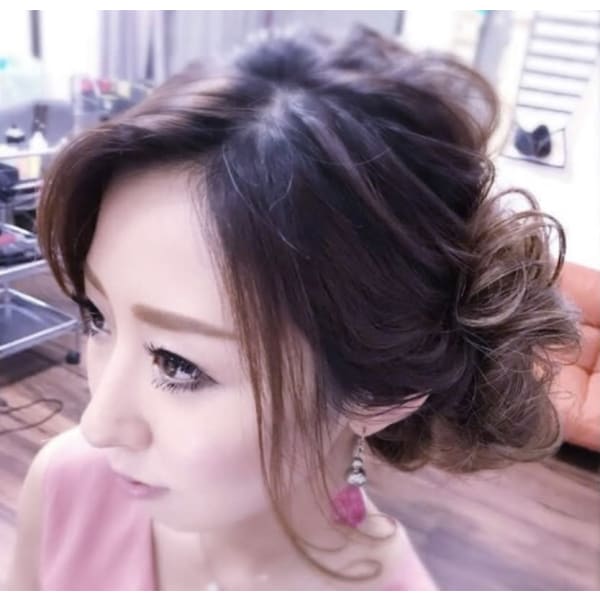 ヘアーセット　¥3000※早朝6：00〜9時30+2000