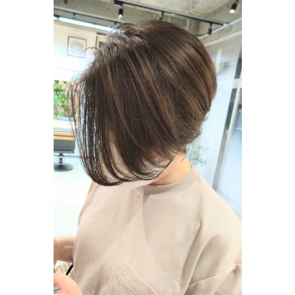 【艶髪】カット+艶感イルミナカラー+トリートメント　¥8,900