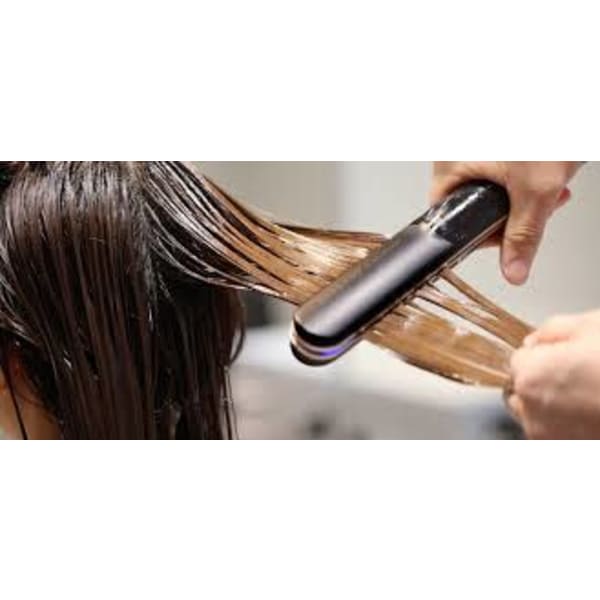 オススメ度★★★★　カット＋超音波トリートメントで髪しっとり　5880