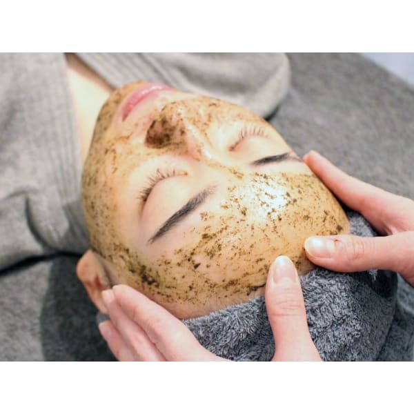 お顔人気No.1【植物性幹細胞導入】DT&剥離無しハーブピーリング¥15800⇒¥8800