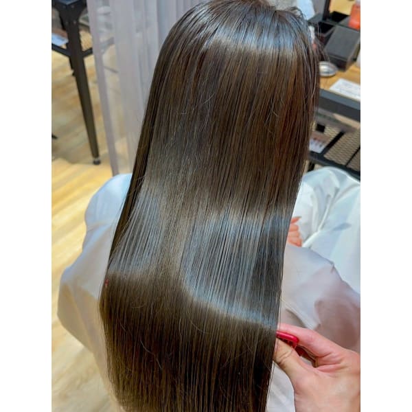 《あなた史上最高の髪質へ》髪質改善縮毛矯正（髪にドラマ）＋カット