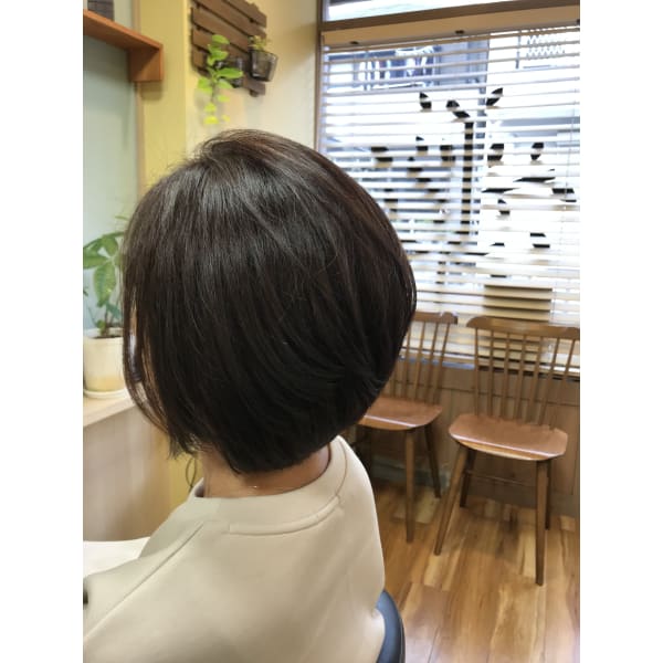 白髪染めカラー+カット「頭皮と髪をカラーから守るオイルケア・ツヤサラカラー」　通常¥12600 →