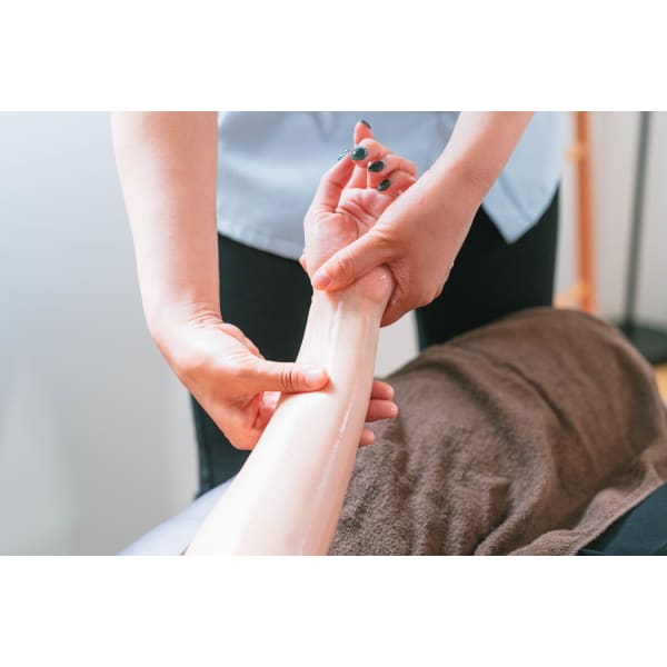 【人気3位♪】極楽ヘッドスパ30分/アロマリラクゼーション40分/計70分 6980円