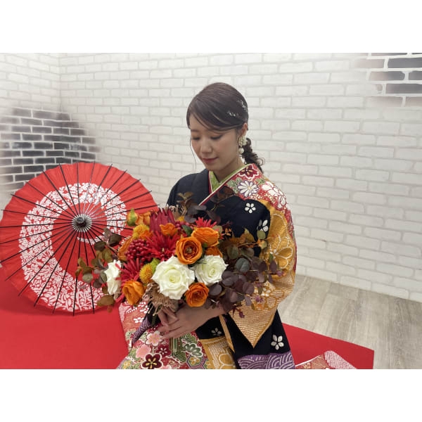 振袖着付　¥8,000 (電話予約のみ)