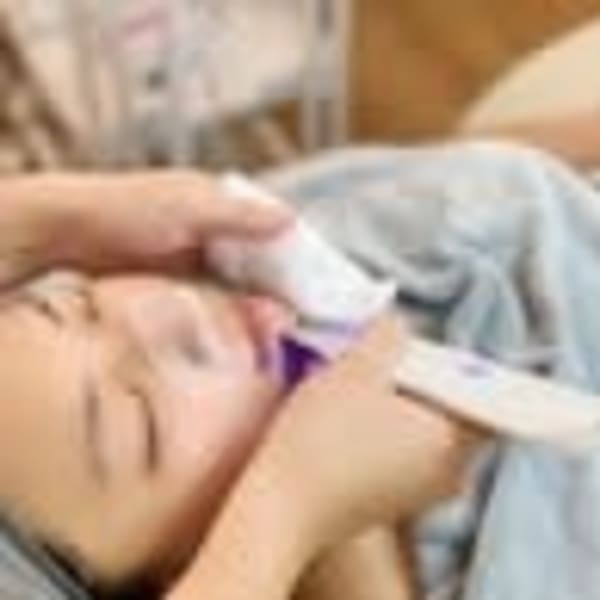 骨気(コルギ)小顔・肩首リンパ・顔筋デトックス+小顔美顔 フェイシャル+毛穴洗浄・美白・角質除去90