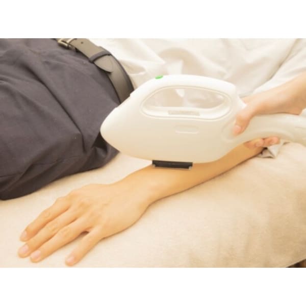 期間限定価格★【メンズ限定】ワキ+腕脱毛(手指甲込み)《40%off》¥10,500→¥6,300