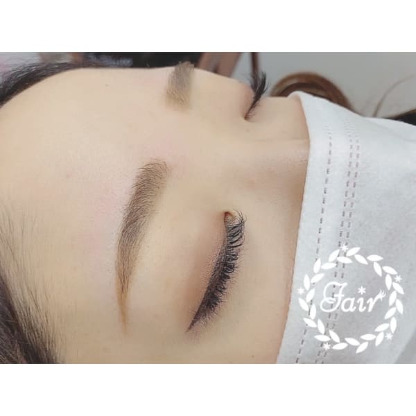 【初回】アイブロウWAX脱毛(眉ケアトーリトメント込)￥6000→￥5400