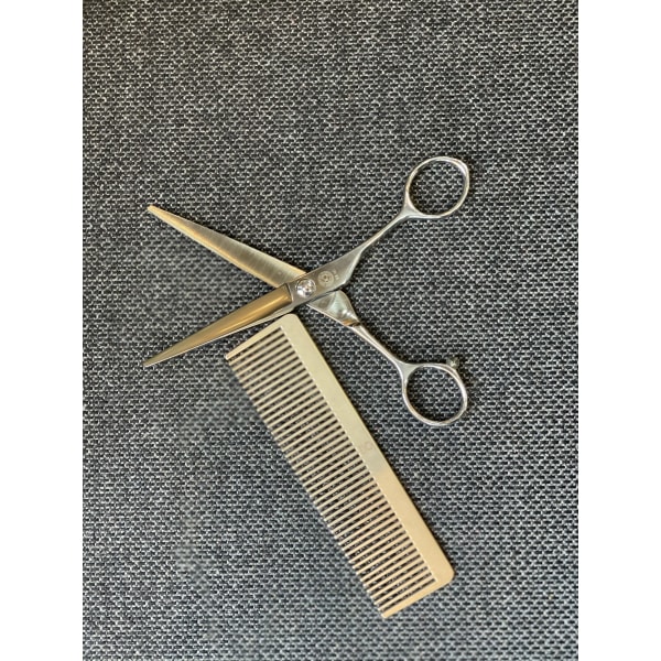 初めてご来店の方限定　カット+マイクロバブル　（シャンプー＆スタイリング込み）