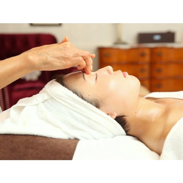 【滑らかなお肌へ】角質＆毛穴ケア90分9,900円