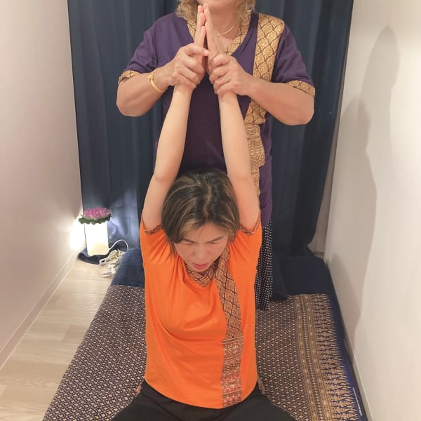 【根本的な疲れの解消にお勧め♪ 肩こり、全身の疲労を解消】タイ古式マッサージ90分