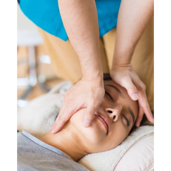 【小顔矯正】お顔の骨格を正常の位置に戻し、美しい小顔に！40分¥9,800