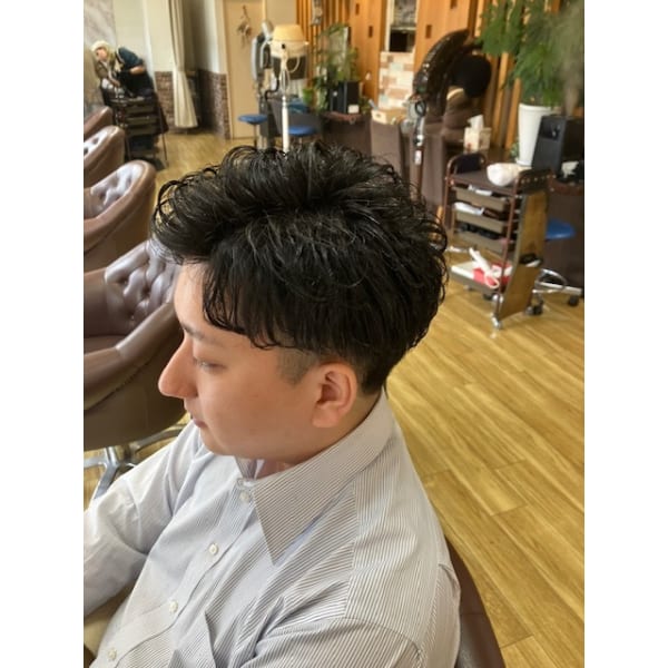 男を魅せるメンズパーマ＋カット+炭酸バブルヘッドスパ　￥9185