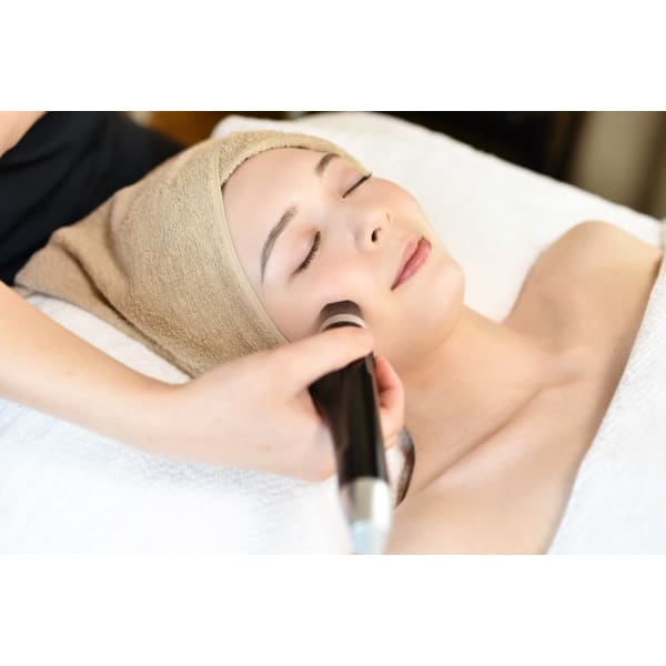 【大人のエイジングケア】リフトアップ&毛穴引き締め　肌質改善するならサーマナイフフェイシャル　60分