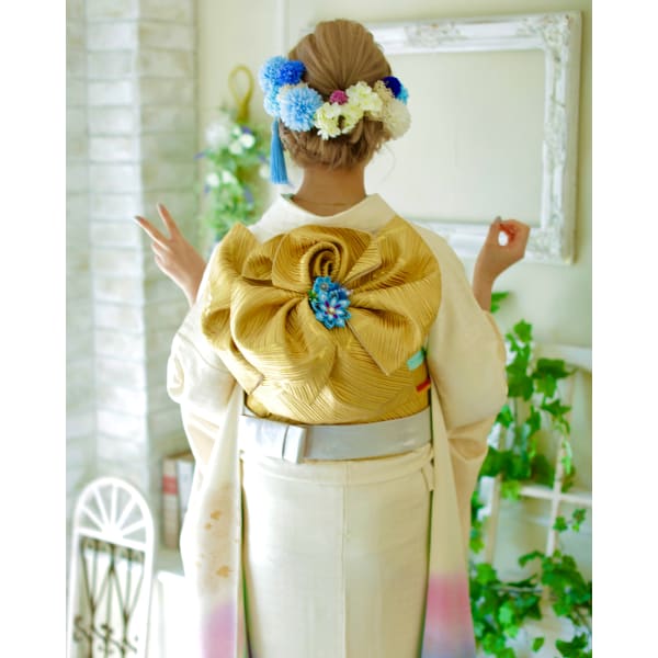 振袖着付けヘアーセット　8:00より受付