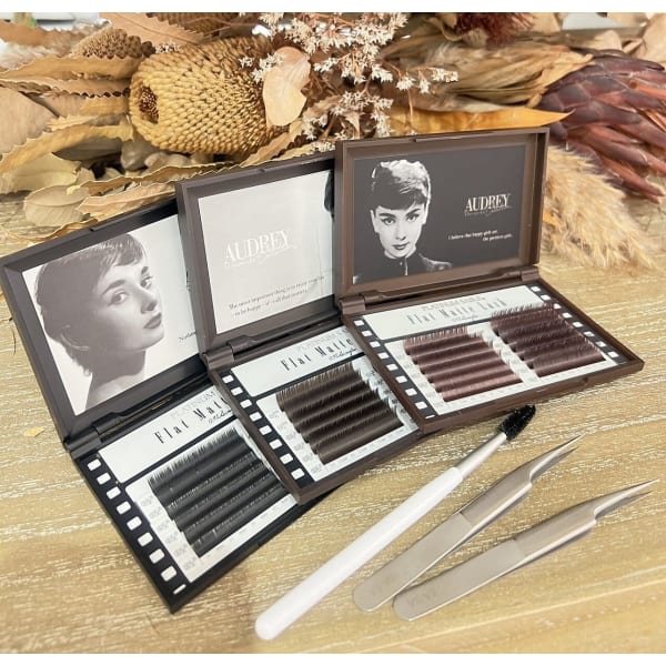 《フラットラッシュ120本》存在感のあるぱっちりしたお目元に￥8250→￥6600