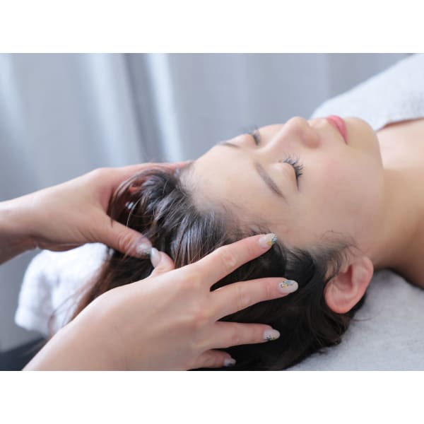 NEW【肌質改善×育毛促進】REVIハーブピーリング＋ヒト幹細胞導入ヘッドスパ