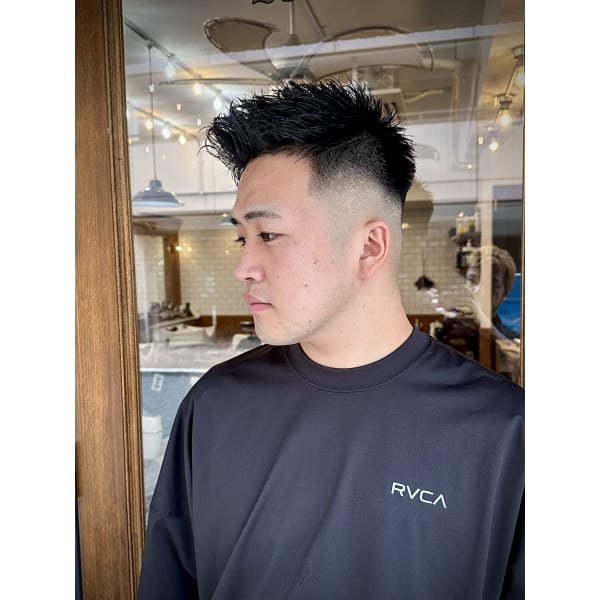 【プレミアムコース】カット＋シェービング＋ヘッドスパ＋眉カット　　