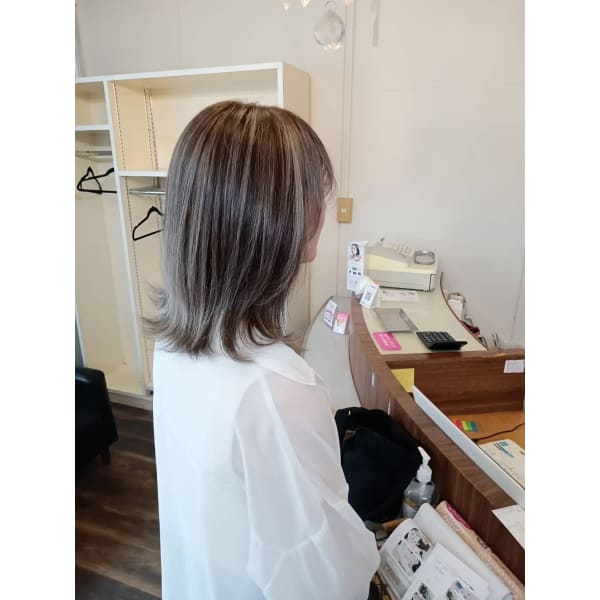 9種類のハーブ配合オーガニックカラー+カット+2STEPトリートメント 8470円