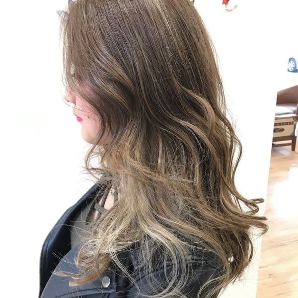 【平日限定☆人気NO1☆】カット＋季節のグロスカラー＋Aujuaトリートメント