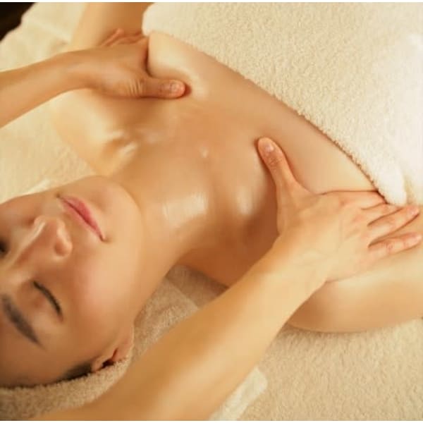 やみつきデコルテ　リンパマッサージ