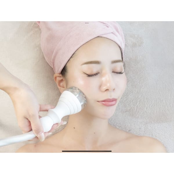 【小顔人気No.2】高周波リフトアップ首～全顔・肩・肩甲骨19,800円→8,800円