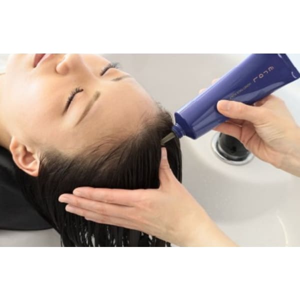 【頭皮の毛穴から毛先までスッキリ♪】カット+ハニーパック+ReFaバブル