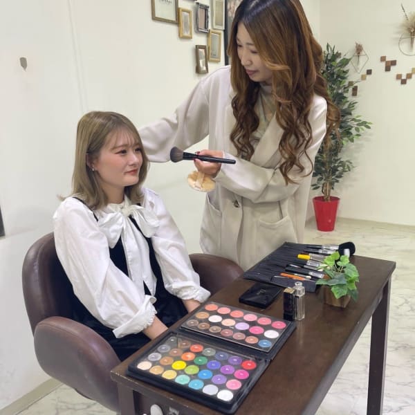 《　ヘアセット＋メイク　》　11時～12時/8500円　（指名不可）
