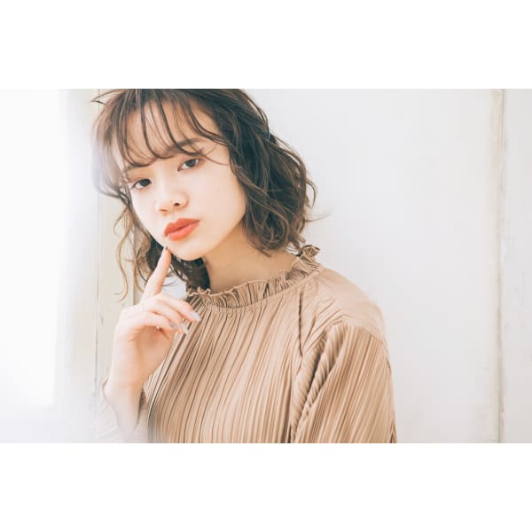【流行】パーマで手軽にお洒落ヘアに…　カット+パーマ+トリートメント