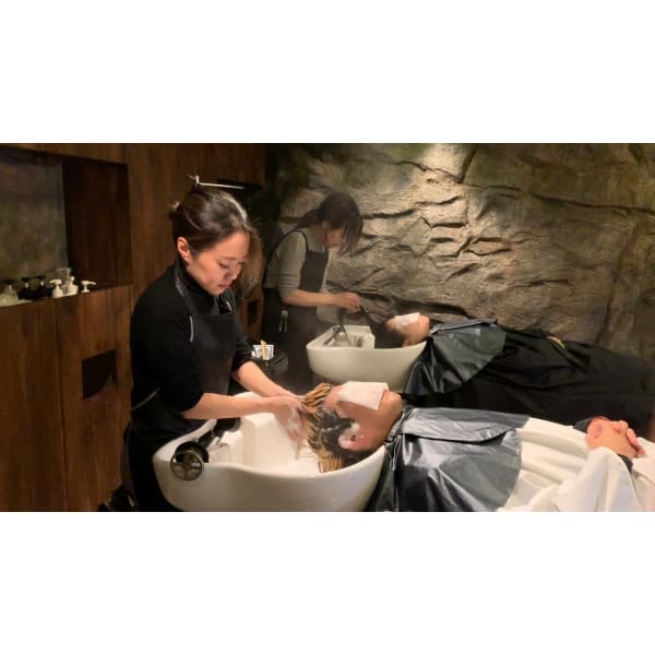 カット＋ダメージ軽減プレックスカラー＋ヘッドスパ￥9,980