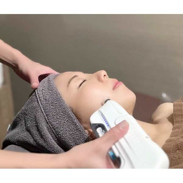 【ヒト幹細胞培養液】マシンとマッサージで小顔&頭皮トリートメント¥13,500