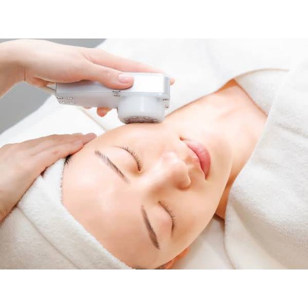 トータルエイジングケア〈プレミアム〉1回から感じるハリ・艶・透明感！￥19800→￥14850