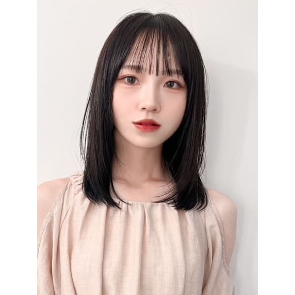 ivy 暗髪ミディアム