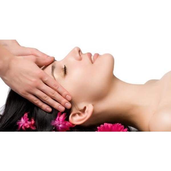 癒しの美髪ヘッドスパ60分コース（ブロー込）9,350→4,400円